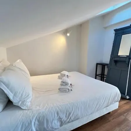 Beautiful 2 Bedrooms 1 Bathroom Apartment